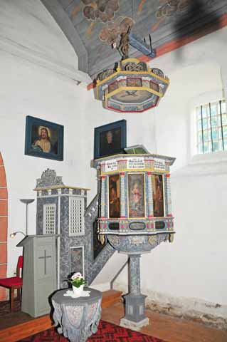 Kanzel der Sankt Nikolaus Kirche Kornhochheim Kanzel der Sankt Nikolaus Kirche Kornhochheim