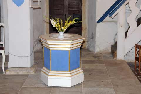 Taufstein Sankt Lukas Kirche Mühlberg Taufstein Sankt Lukas Kirche Mühlberg